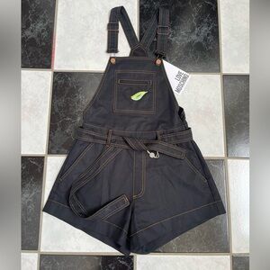 NWT 100% AUTH Love Moschino Black Overalls with Belt US 4
